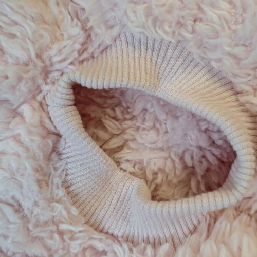 Pet sweater like new, soft and warm for winter