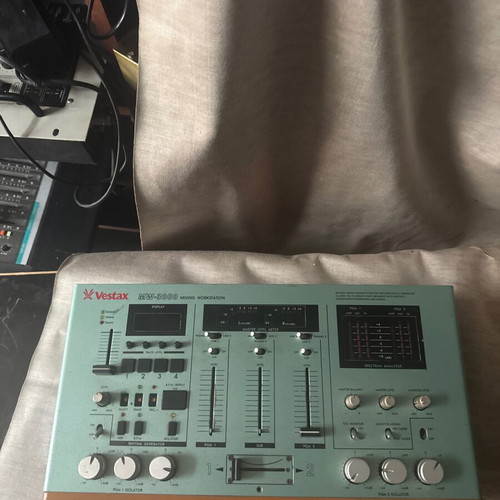 Vestax MW-3000 DJ Mixer used, analog mixing workstation