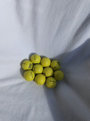 TaylorMade Soft Response golf balls like new, pack of 10, yellow
