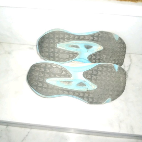Athletic shoes used, size 43, white and blue
