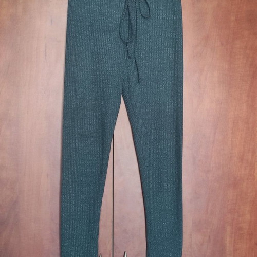 Gym set with crop top and leggings like new, gray