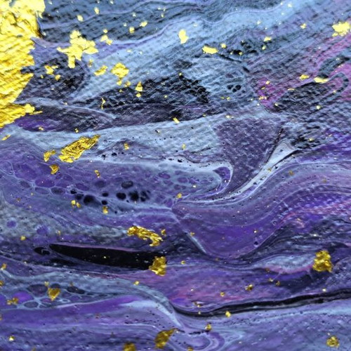 Round canvas painting, fluid art with acrylic and gold leaf