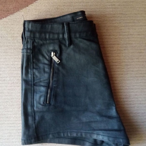 Zara high-waisted winter shorts used, black with zipper pockets, size S 36