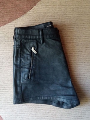 Zara high-waisted winter shorts used, black with zipper pockets, size S 36