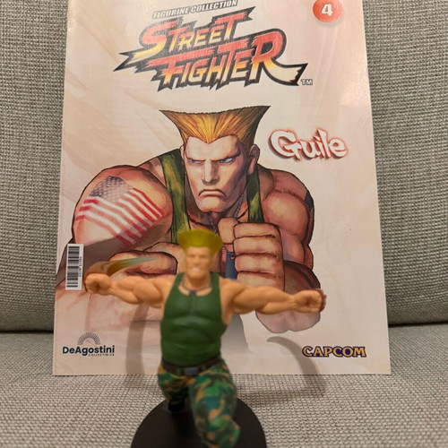 Street Fighter DeAgostini collectible figure like new, scale 1:18