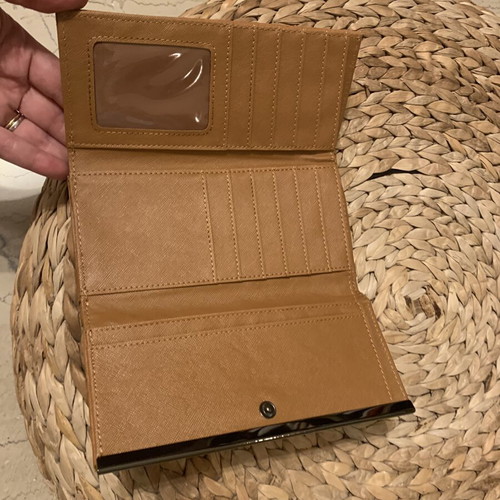 Leather wallet new with beautiful finish