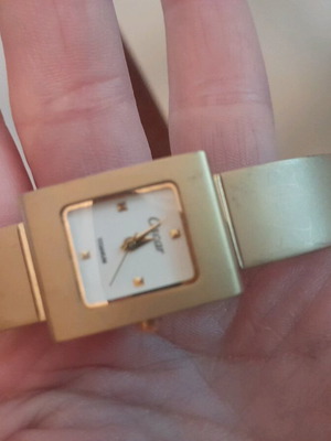 Oscar women's watch used with scratches