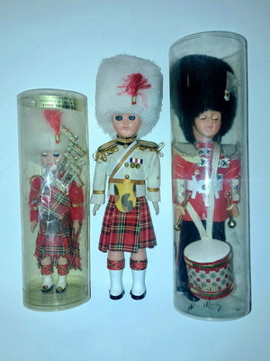 Vintage collectible British dolls set like new