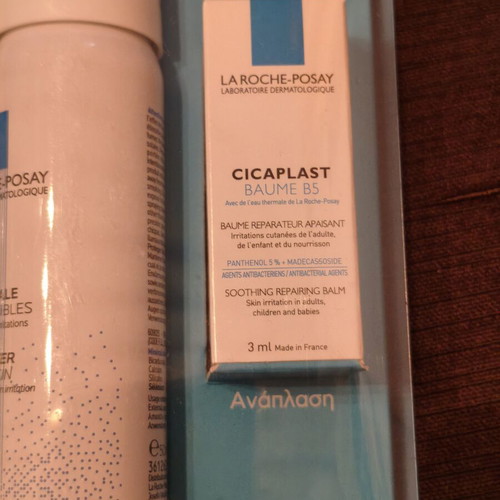 La Roche-Posay Fight With Care skincare set, 3 pieces