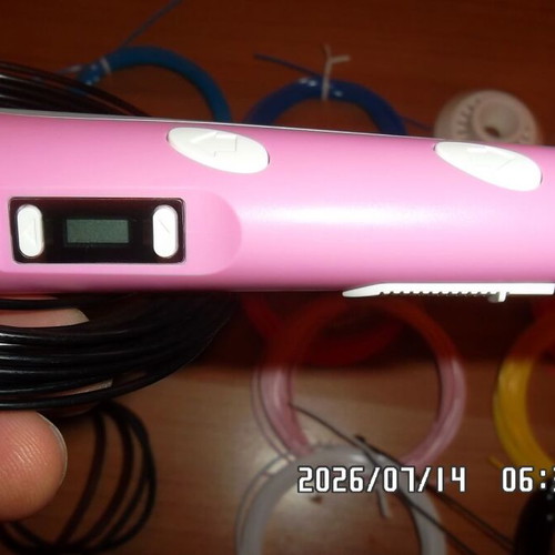3D Pen like new with 46 colorful refills set