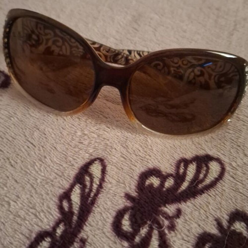 Women's brown sunglasses new with zircon and engraving