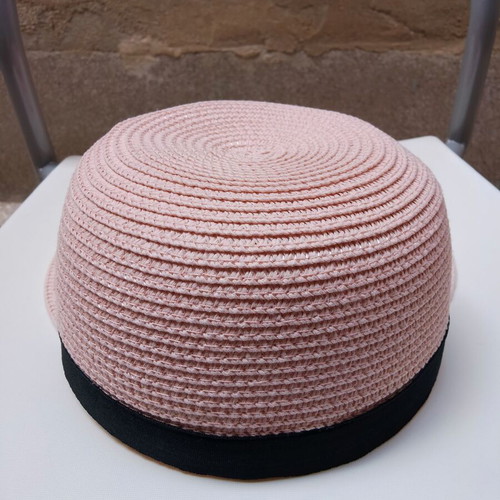 Women’s pastel straw hat like new