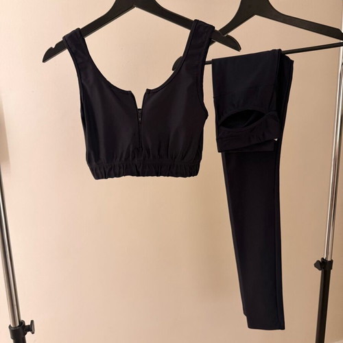 Begatti sports set size Small like new, black