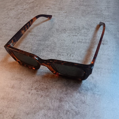Meller Kira Tigris Carbon sunglasses like new, tortoiseshell, polarized lenses