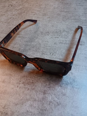 Meller Kira Tigris Carbon sunglasses like new, tortoiseshell, polarized lenses