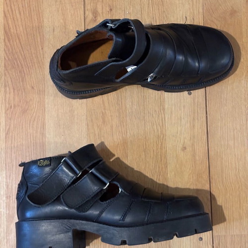 Leather shoes