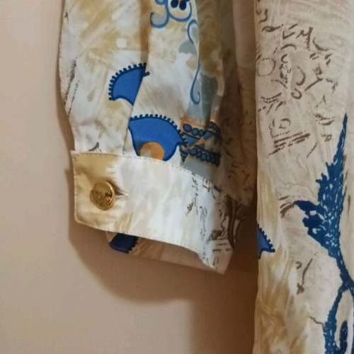 Tunic shirt like new, size L, with gold buttons
