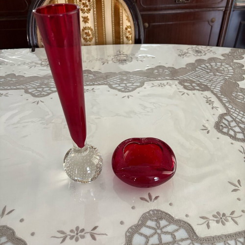 Murano vase and ashtray set like new in red color