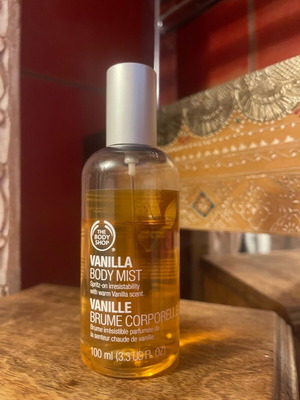 Body Shop Vanilla Body Mist 100 ml used, discontinued