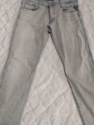 Replay men's pants used with small mark on left knee