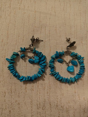 Earrings with turquoise stones like new