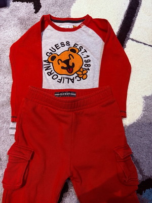 Guess set like new, 18-24 months
