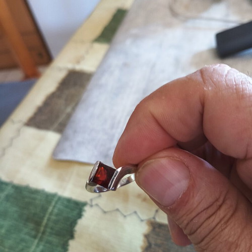 Women's silver ring 925 with red stone 6g size 47/48 like new