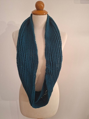Handmade knitted unisex scarf blue in like new condition