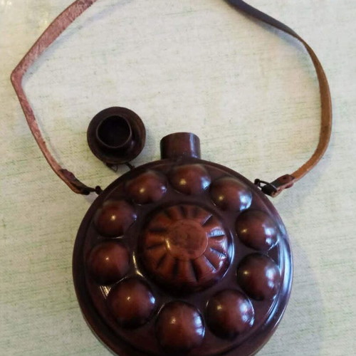 Μεταλλικό παγούρι vintage λαϊκής τέχνης δεκαετίας '70 σαν καινούργιο