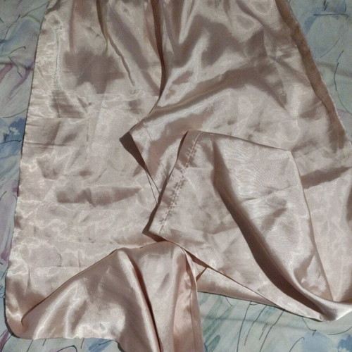 Satin pajama set salmon like new