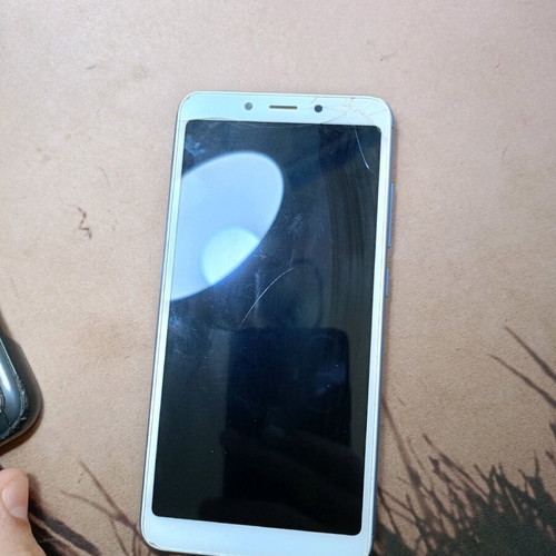 Xiaomi Redmi 6 used with a small crack