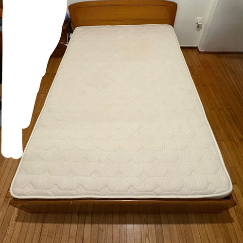 Orthopedic mattress used, hard, 1.34x1.96 m