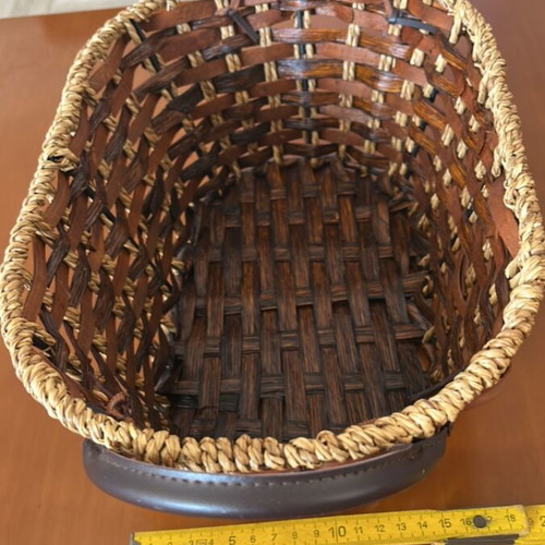 Basket new for gift creation, wine, chocolates, nuts, storage
