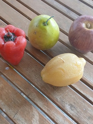 Fruit candles like new, set of 4 pieces