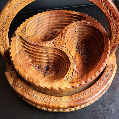 Large Handmade Carved Basket from Rosewood like new