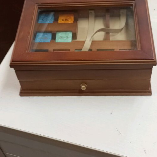 Luxury wooden poker case like new with two-level display