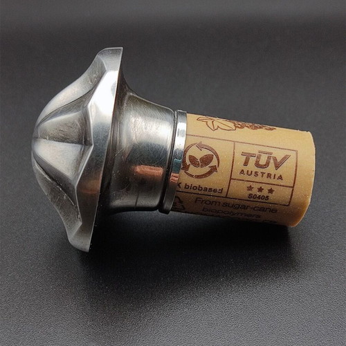 Set of 4 items like new (wine cork, tie opener, bell, pouch)