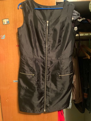 Black knee-length dress like new, size M