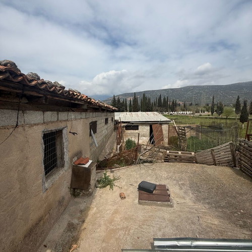 Αγροτεμάχιο οικοδομήσιμο στη Δεσφίνα Φωκίδας, περίπου 1.6 στρέμματα