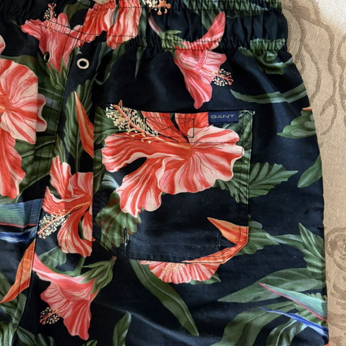 Gant floral swim shorts size S like new, colorful
