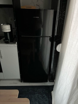 Ψυγείο δίπορτο με επάνω κατάψυξη σαν καινούργιο, 213 λίτρα