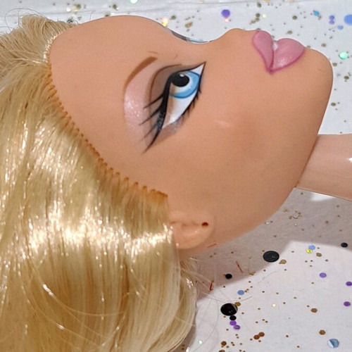 Bratz The Fashion Show Cloe nude used with flaws