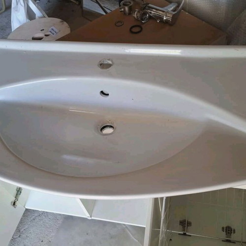 Bathroom cabinet like new with two cabinets and laundry basket 1x32x80
