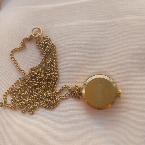 Chaika women's winding pendant watch like new, made in USSR
