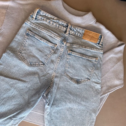 Vero Moda sweater size S like new, blue