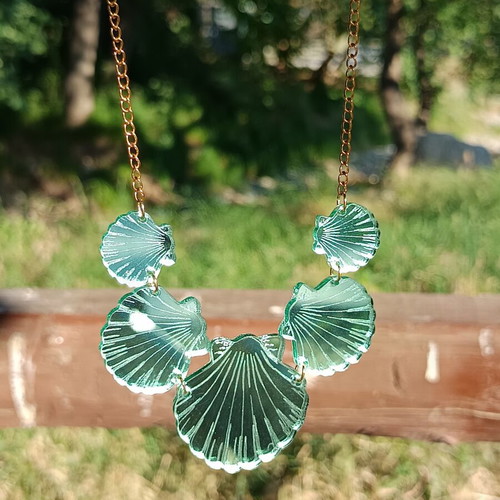 Plexiglass necklace with stainless steel adjustable chain, green