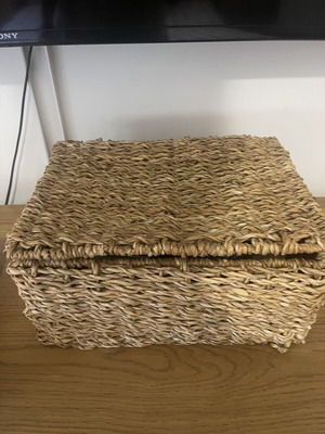 Wicker baskets set of 2, like new