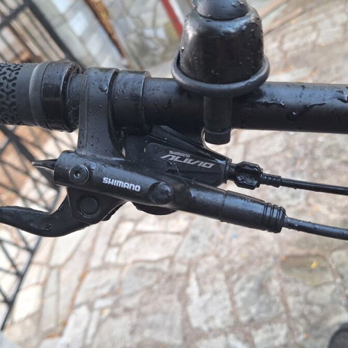 Devron Riddle 29 mountain bike with disc brakes, Shimano gears, RockShox suspension