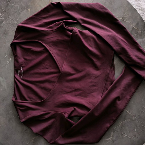 Oysho long sleeve top new, size medium, burgundy