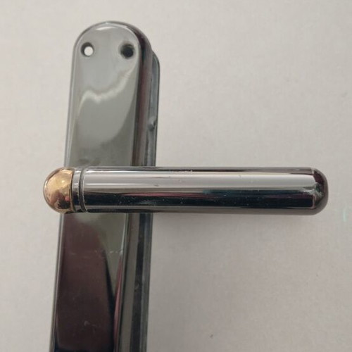 Locks and door handles set like new, pack of 5